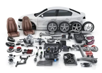از تولید اولین خودروی سواری در کشور ما چیزی بیشتر از نیم قرن می‌گذرد. بیش از 50سال پیش بود که شرکت ایران ناسیونال به صنعت خودروسازی در ایران وارد شد. این شرکت از سال 41 ساخت اتاق‌های اتوبوس را آغاز کرده بود و در سال 46 با ساخت پیکان، این خودرو را به عنوان اولین خودروی ساخت داخل روانه بازار کرد.