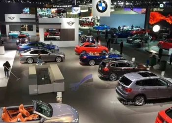 امسال نمایشگاه خودروی لس&zwnj;آنجلس از دهم آذر به روی علاقه&zwnj;مندان جدیدترین خودروهای شرکت&zwnj;های بزرگ جهان باز شد و در طول ده روز برگزاری این رویداد بزرگ، خودروسازانی چون مرسدس بنز، پورشه، جگوار، لندروور، لکسوس، نیسان، تویوتا، اینفینیتی، شورلت و ب&zwnj;ام&zwnj;و، آخرین دستاوردهای خود را در زمینه خودرو، اتومبیل&zwnj;های مفهومی و مدل&zwnj;های تولیدی به نمایش گذاشتند.