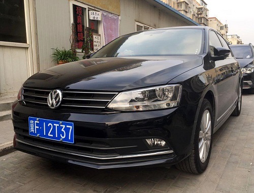  در چین برند VW را به عنوان قوی ترین برند چین در حال حاضر می شناسند، اما دلایلی وجود دارد که این موقعیت در خطر قرار دارد. در حالی که آنها سخت مشغول اضافه کردن سدان های جدیدی برای بازار چین هستند، اما کاملا از دیگر پلتفرم ها غافل شده اند