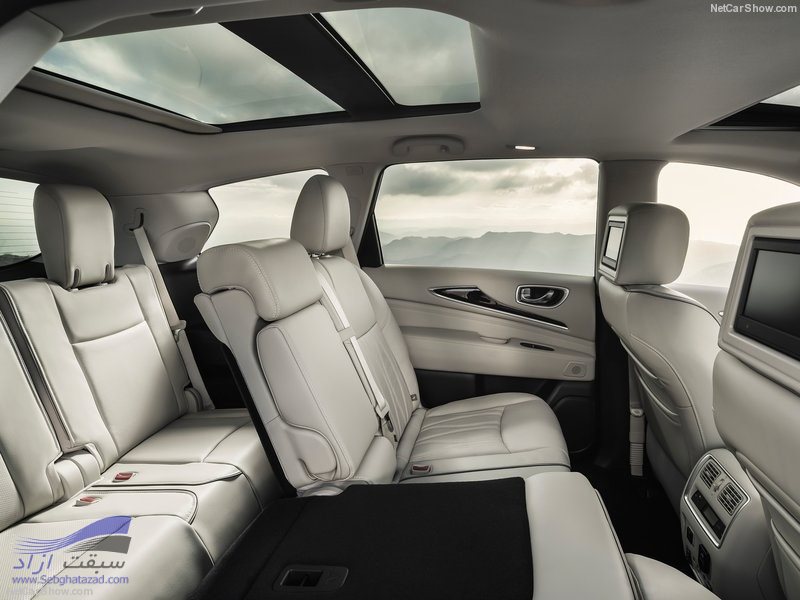 داخل اتاق خودروی لوکس اینفینیتی QX60 مدل 2016 با تمرکز بر راحتی و آرامش راننده و سرنشینان با کاربرد مواد و قطعات باکیفیت طراحی شده است. زه های کرومی باریک در سراسر اتاق خودرو، نمای لوکسی به داخل کابین داده اند و کاربرد صندلیهای ارگونومیک با روکش چرم Graphite Weave، این ویژگی را دو چندان نموده است.