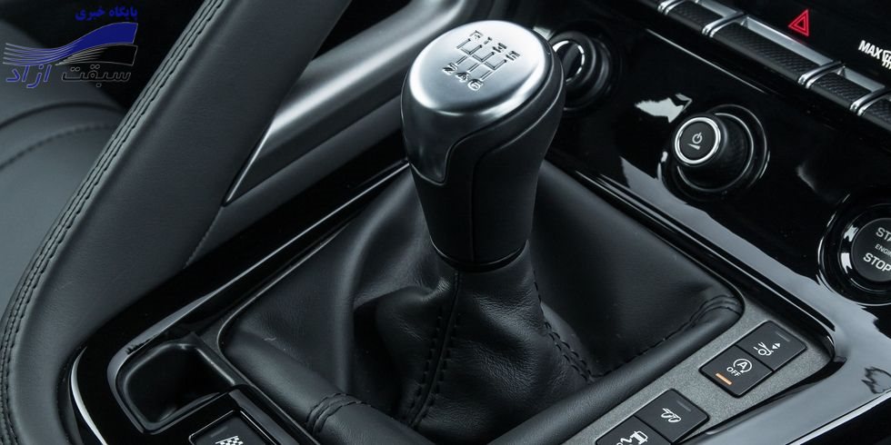 تست رانندگی با جگوار F-Type مدل 2016 با سیستم چهارچرخ و گیربکس دستی در این مطلب یک مدل کوپه V6 از این خودروی اسپرت را مورد تست قرار داده ایم که به سیستم چهارچرخ و گیربکس دستی مجهز می باشد.