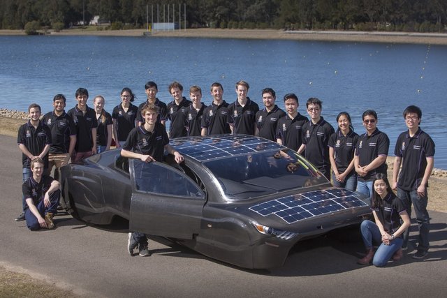 یک دانشجوی دوره کارشناسی دانشگاه "نیو ساوت ولز"(UNSW) استرالیا یک خودرو طراحی کرده‌ که تمام سطح آن با سلول خورشیدی پوشانده شده و مصرف آن برابر با یک دستگاه نان تست است.
