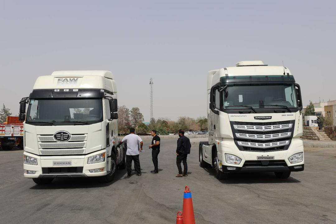 دو شرکت بهمن دیزل و سیبا موتور محصولات خود را در مشهد به محک آزمون رانندگان با تجربه سپردند.