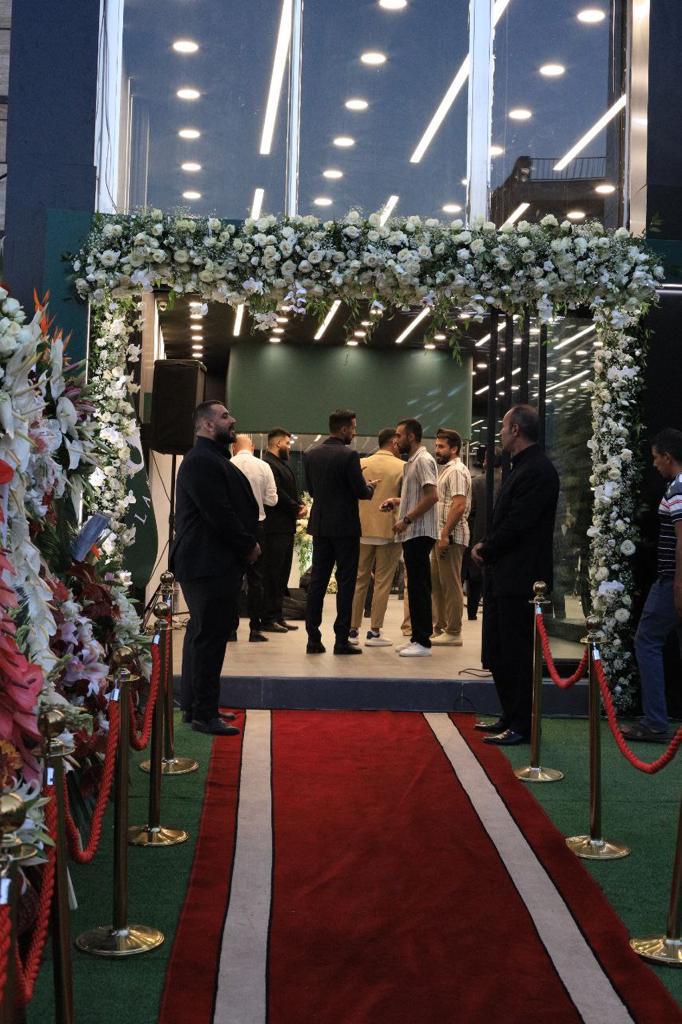 نمایندگی 2106 ستوده برای خودروهای لاماری در شرق تهران با هویت بصری این برند توسط شرکت آرین پارس موتور افتتاح شد.