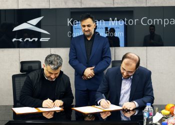 با حضور معاون علمی، فناوری و اقتصاد دانش­بنیان ریاست جمهوری و مدیر عامل شرکت کرمان موتور توافق‎نامه همکاری مشترک معاونت علمی، فناوری و اقتصاد دانش‌بنیان ریاست جمهوری و شرکت کرمان موتور با حضور معاون ریاست جمهوری و مدیرعامل شرکت کرمان موتور به امضا رسید.