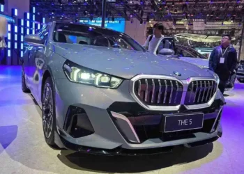 بی ام و 525Li در نمایشگاه خودرو شانگهای