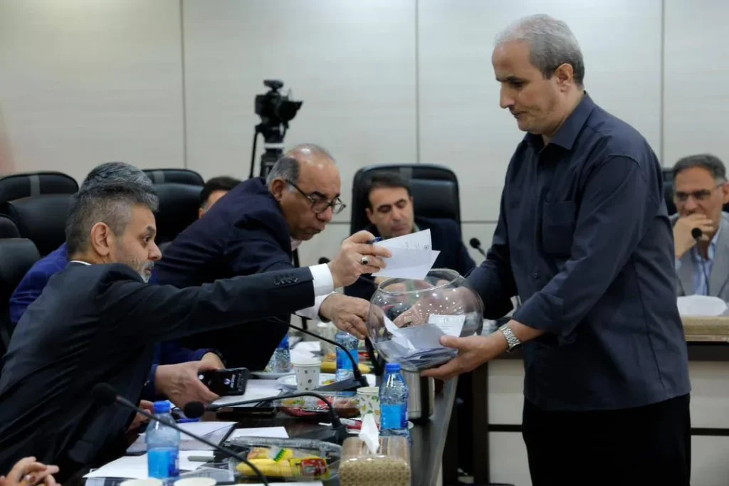 حضور واسپاری کرمان موتور برای دومین سال پیاپی در هیئت مدیره انجمن ملی لیزینگ 2 حضور واسپاری کرمان موتور برای دومین سال پیاپی در هیئت مدیره انجمن ملی لیزینگ