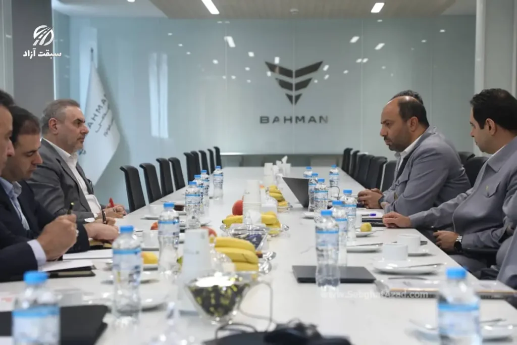 بازدید مدیران ارشد بانک تجارت از خط تولید بهمن موتور برای توسعه همکاریهای مالی و صنعتی 3 بازدید مدیران ارشد بانک تجارت از خط تولید بهمن موتور