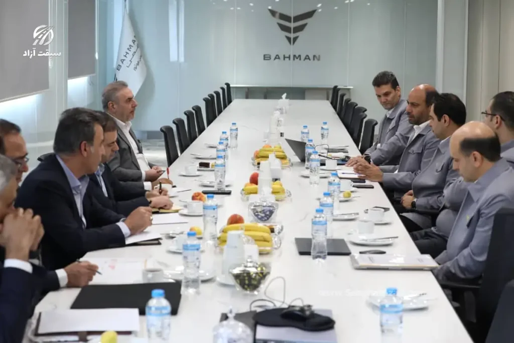 بازدید مدیران ارشد بانک تجارت از خط تولید بهمن موتور برای توسعه همکاریهای مالی و صنعتی 5 بازدید مدیران ارشد بانک تجارت از خط تولید بهمن موتور