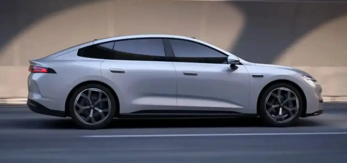 رونمایی از چانگان چیوآن C390 برقی سدان مدرن با فناوری کاربید سیلیکون