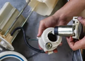 علائم خرابی پمپ بنزین پراید