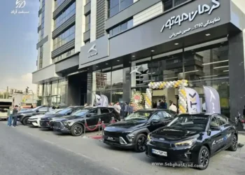 افتتاحیه نمایندگی 1790 کرمان موتور در سعادت آباد / برنامه تولید 100 هزار دستگاه در سال ١۴٠۴ 4 نمایندگی فروش و خدمات پس از فروش کد 1790 کرمان موتور به مدیریت حسین خسروانی در منطقه سعادت آباد تهران سهشنبه ۲۱ مرداد ۱۴۰۴، آغاز به کار کرد.افتتاحیه نمایندگی 1790 کرمان موتور در سعادت آباد / برنامه تولید 100 هزار دستگاه در سال ١۴٠۴