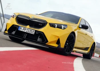 تاثیر پکیج M Performance بر طراحی و رانندگی بی ام و M5 جدید 3 بی ام و M5 مدل 2025 با پکیج M Performance