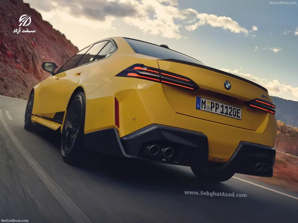 تاثیر پکیج M Performance بر طراحی و رانندگی بی ام و M5 جدید 4 بی ام و M5 مدل 2025 با پکیج M Performance