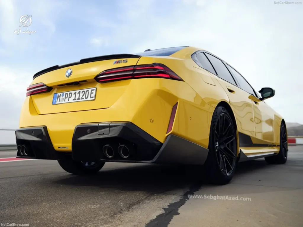 تاثیر پکیج M Performance بر طراحی و رانندگی بی ام و M5 جدید 9 بی ام و M5 مدل 2025 با پکیج M Performance