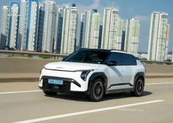 شاسی بلند برقی کیا EV3