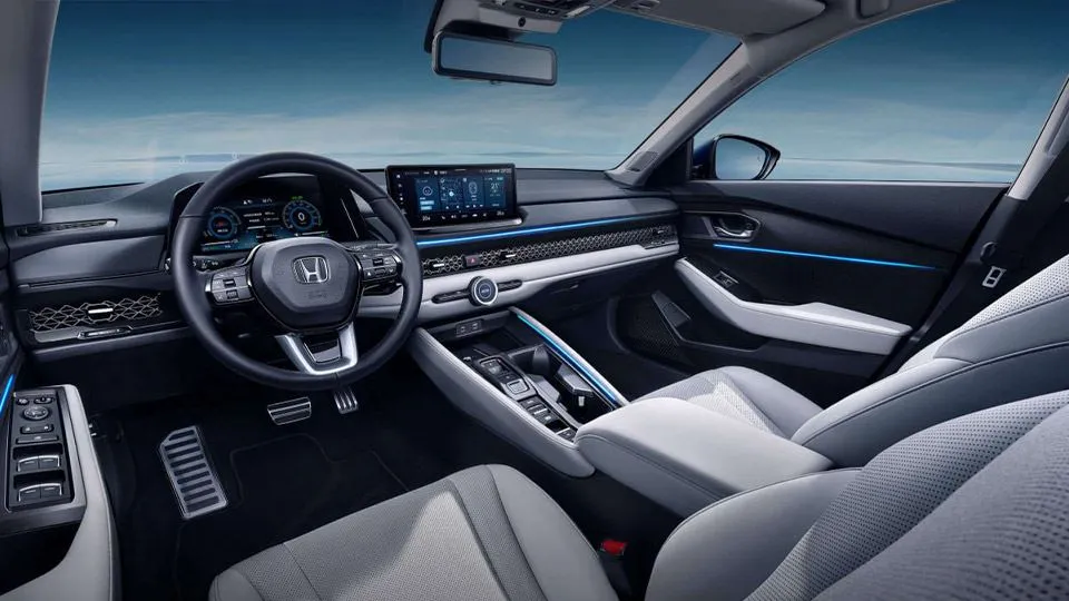 داخل هوندا آکورد هیبریدی