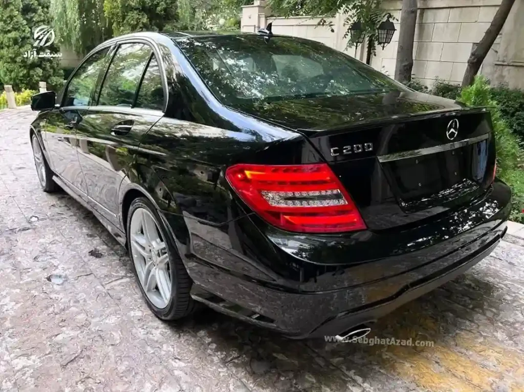 ارزش خرید مرسدس بنز C200 کارکرده در سال 1404؛ مقایسه با رقبای کرهای و ژاپنی؛ انتخاب کدام بهتر است؟ 4 آیا مرسدس بنز C200 کارکرده ارزش خرید دارد؟