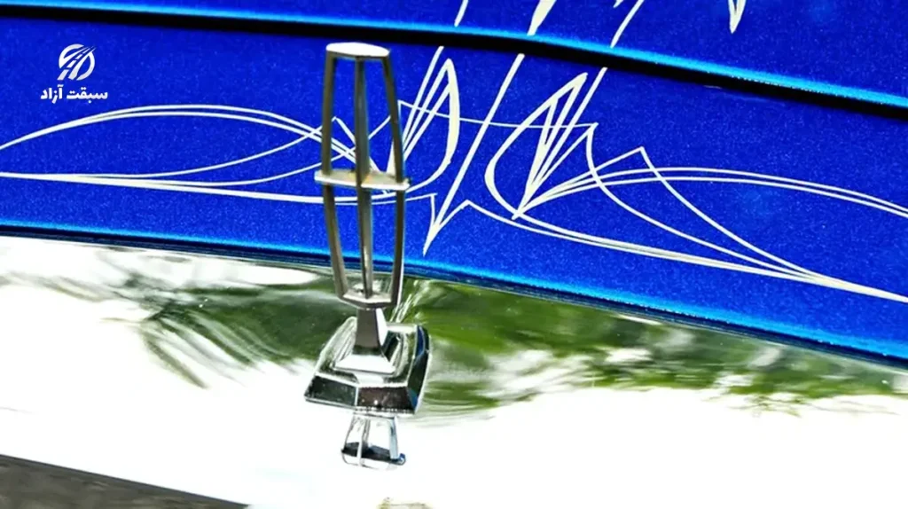 مجسمه روی کاپوت لینکلن