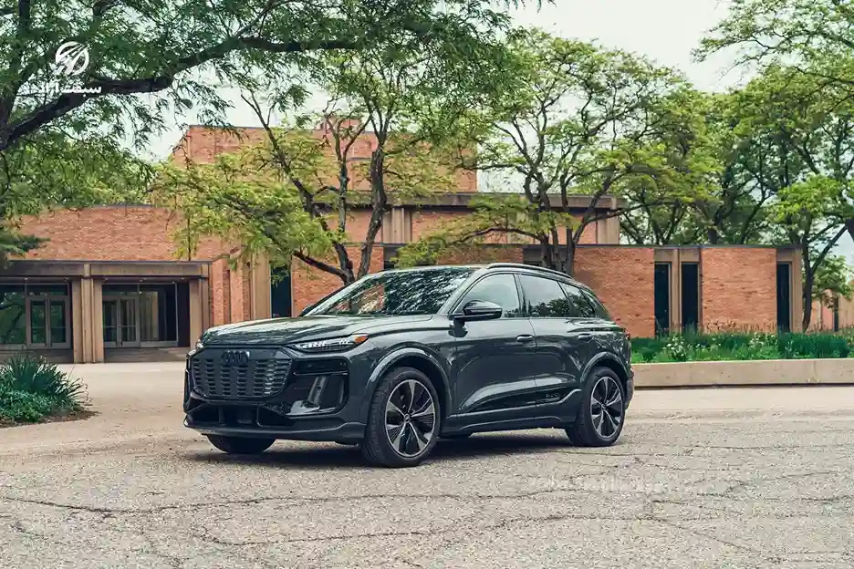 بررسی آئودی SQ6 e-tron مدل 2025؛ شاسیبلند الکتریکی اسپرت با تکنولوژیهای پیشرفته 2 آئودی SQ6 e-tron مدل 2025 عکس پوستر