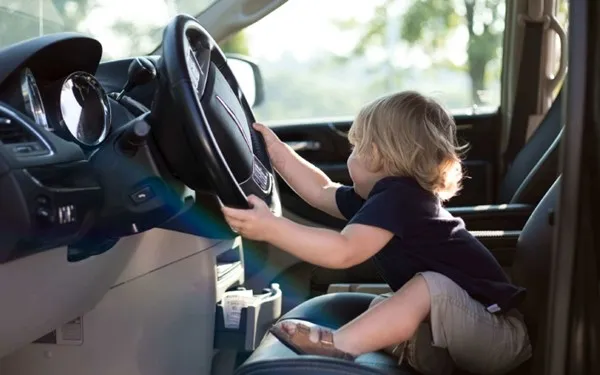 آیا بیمه بدنه به راننده بدون گواهینامه تعلق میگیرد؟