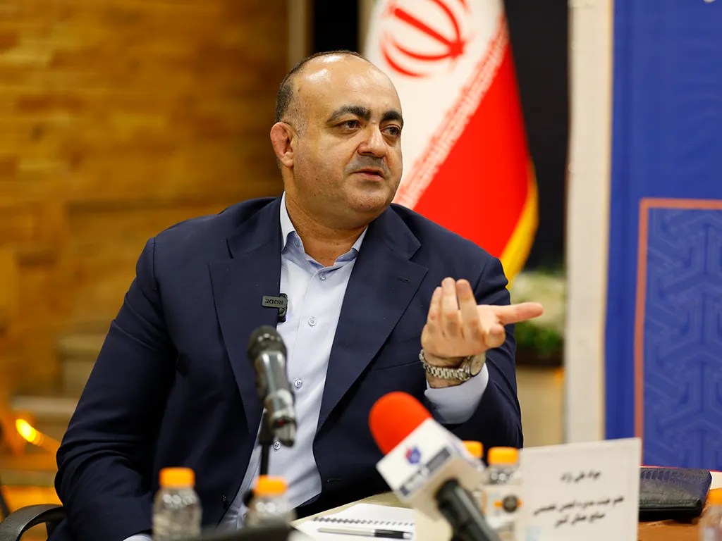 چگونه در دهه ۱۳۸۰، خودروسازی ایران به وابستگی رسید؟/ صنعت خودروسازی یکی از اهداف اصلی تحریمها بوده است/ برای صنعت خودرو نقشه توسعه پایدار تدوین نشده است/ صنعت خودرو نسبت به بسیاری از صنایع وضعیت بهتری دارد/ تعطیل کردن صنعت خودرو منطقی و امکان پذیر نیست 4 تعطیل کردن صنعت خودرو منطقی و امکانپذیر نیست