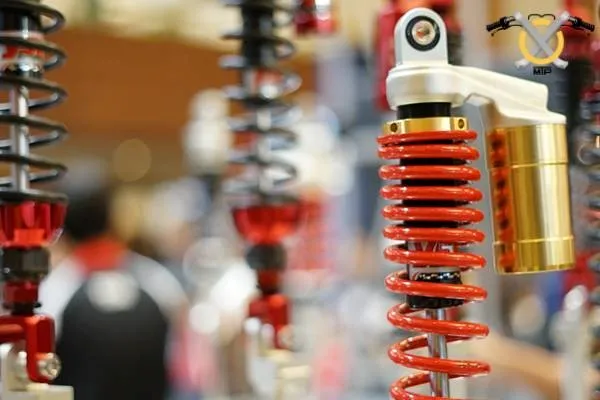 نکات مهم در خرید و انتخاب لوازم یدکی موتورسیکلت با کیفیت 2 نکات مهم در خرید و انتخاب لوازم یدکی موتورسیکلت با کیفیت