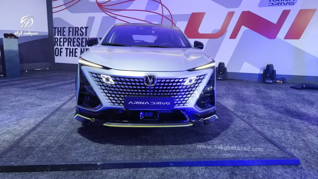 عکس جلوی یونی تی