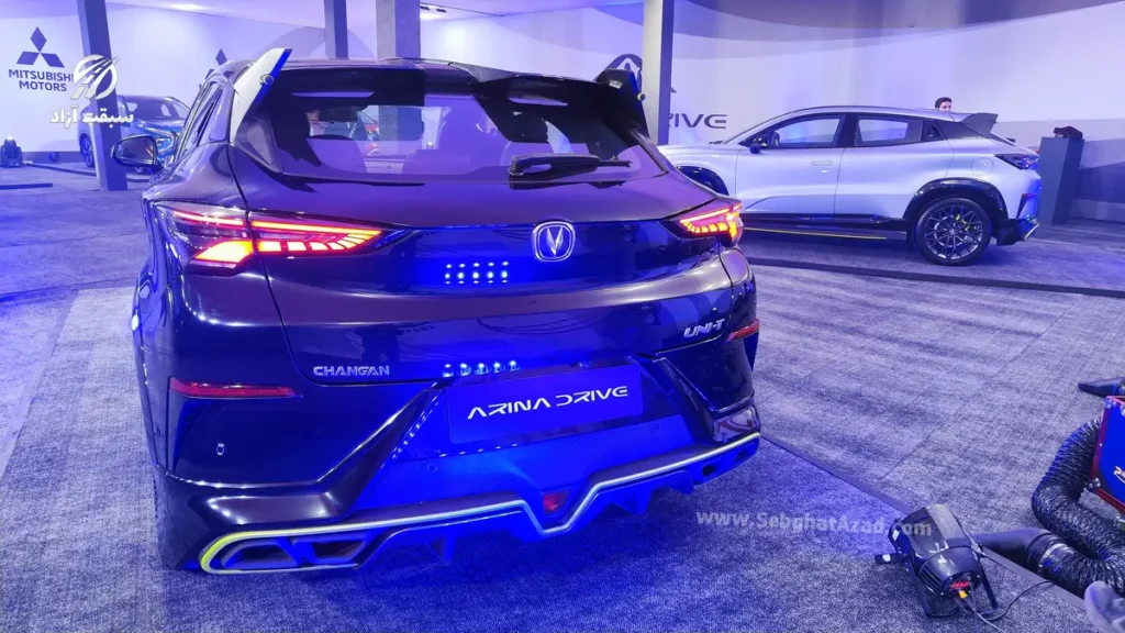 عقب یونی تی