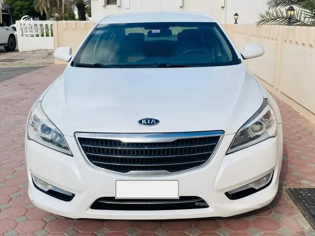 نمای روبروی کیا کادنزا