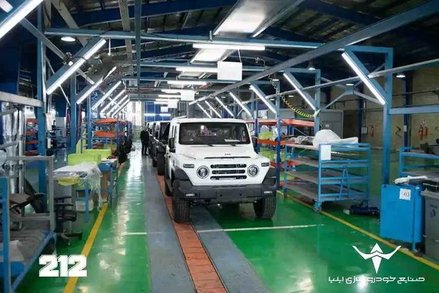 خودروی 212 خودروسازی ایلیا روی خط تولید