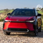 طراحی ظاهری بدنه تویوتا bZ4X مدل 2023 ترکیبی از توانایی‌های یک خودروی شاسی بلند (SUV) همراه با کیفیت پیشرفته یک خودروی الکتریکی مجهز به باتری (BEV) است.