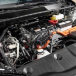 طراحی ظاهری بدنه تویوتا bZ4X مدل 2023 ترکیبی از توانایی‌های یک خودروی شاسی بلند (SUV) همراه با کیفیت پیشرفته یک خودروی الکتریکی مجهز به باتری (BEV) است.